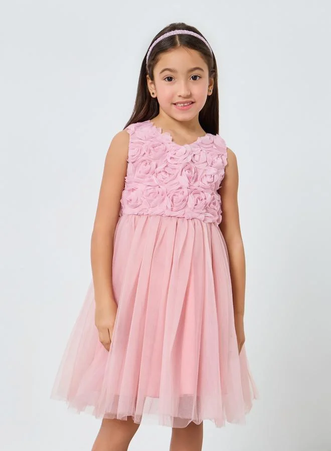 تايك تو فستان وردي بلا أكمام بتفاصيل زهور وشبك